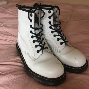 DOC MARTEN BOOTS